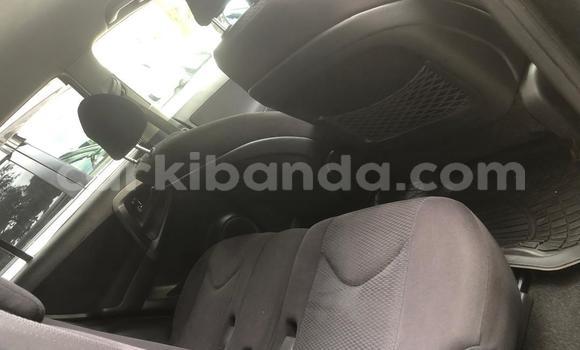 Gura Nshya Toyota RAV4 Black Imodoka i Kampala mu Uganda Gura Nshya Toyota RAV4 Black Imodoka i Kampala mu Uganda
