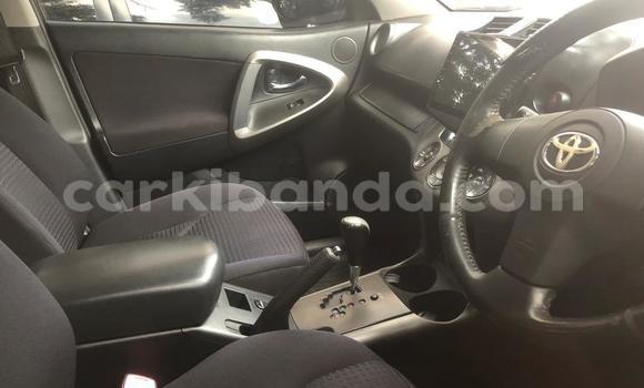 Gura Nshya Toyota RAV4 Black Imodoka i Kampala mu Uganda Gura Nshya Toyota RAV4 Black Imodoka i Kampala mu Uganda