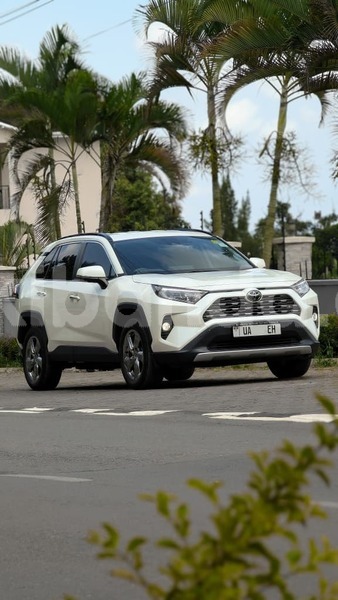 Big with watermark toyota rav4 uganda kampala 25880