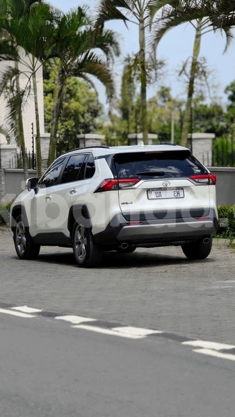 Big with watermark toyota rav4 uganda kampala 25880