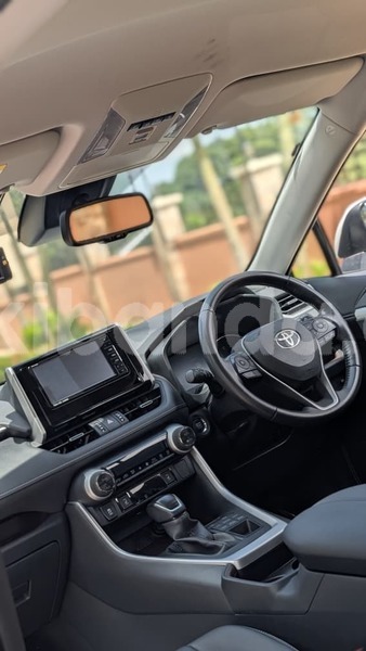 Big with watermark toyota rav4 uganda kampala 25880