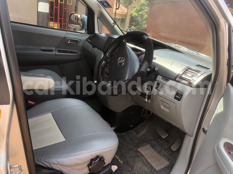 Big with watermark toyota noah uganda kampala 25883