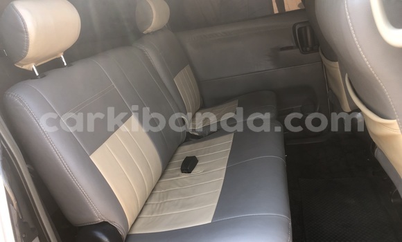 Gura Nshya Toyota Noah Silver Imodoka i Kampala mu Uganda Gura Nshya Toyota Noah Silver Imodoka i Kampala mu Uganda