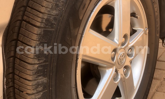 Gura Nshya Toyota Noah Silver Imodoka i Kampala mu Uganda Gura Nshya Toyota Noah Silver Imodoka i Kampala mu Uganda