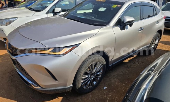Gura Yakoze Toyota Harrier Silver Imodoka i Kampala mu Uganda Gura Yakoze Toyota Harrier Silver Imodoka i Kampala mu Uganda