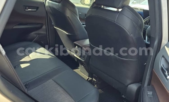 Gura Yakoze Toyota Harrier Silver Imodoka i Kampala mu Uganda Gura Yakoze Toyota Harrier Silver Imodoka i Kampala mu Uganda