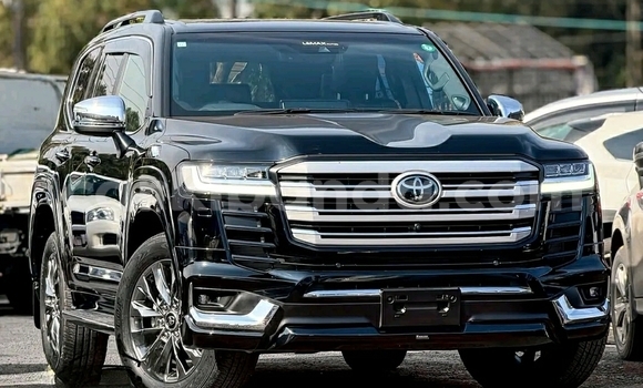 Gura Yakoze Toyota Land Cruiser Black Imodoka i Kampala mu Uganda Gura Yakoze Toyota Land Cruiser Black Imodoka i Kampala mu Uganda