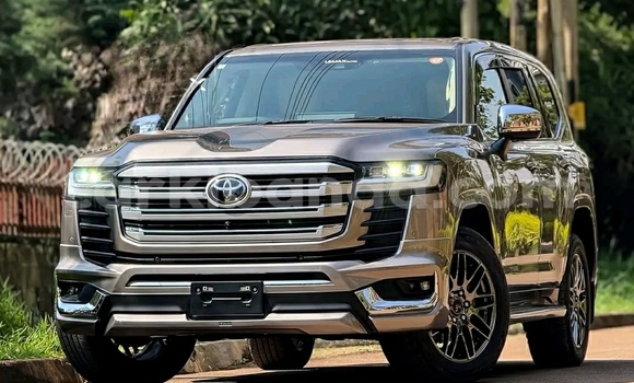 Buy Used Toyota Land Cruiser Beige Car in Kampala in Uganda
