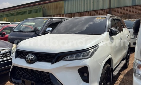Buy Used Toyota Fortuner White Car in Kampala in Uganda