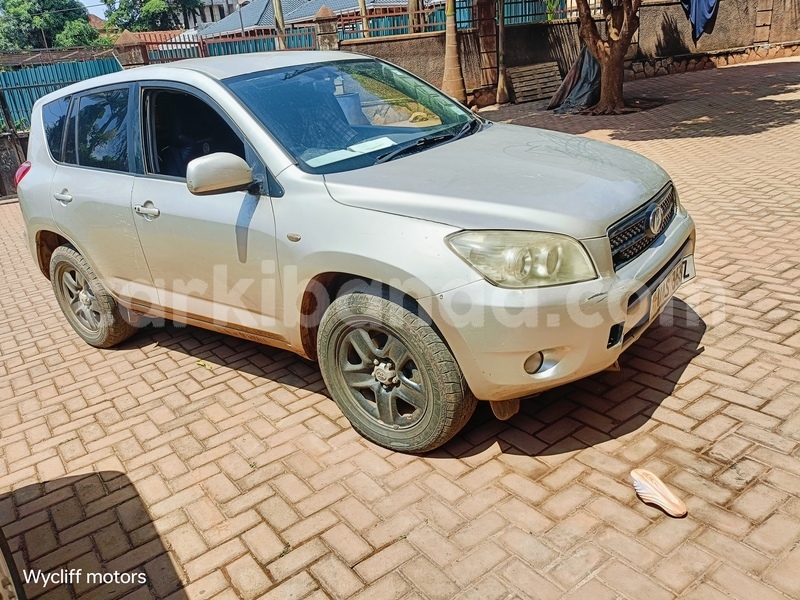 Big with watermark toyota rav4 uganda kampala 25903