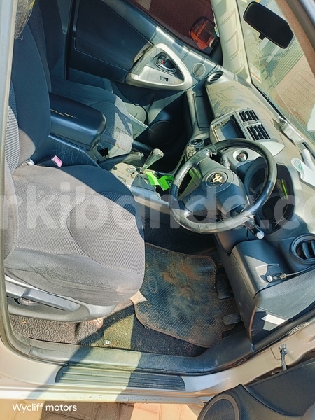 Big with watermark toyota rav4 uganda kampala 25903