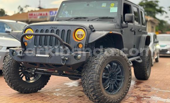 Gura Yakoze Jeep Wrangler Black Imodoka i Kampala mu Uganda Gura Yakoze Jeep Wrangler Black Imodoka i Kampala mu Uganda