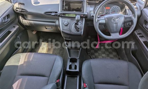 Acheter Import Voiture Toyota Wish Noir à Kampala, Ouganda Acheter Import Voiture Toyota Wish Noir à Kampala, Ouganda