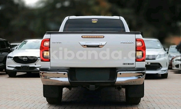 Buy Used Toyota Hiluxe Revo White Car in Kampala in Uganda Buy Used Toyota Hiluxe Revo White Car in Kampala in Uganda