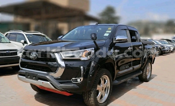 Acheter Occasion Voiture Toyota Hiluxe Revo Noir à Kampala, Ouganda Acheter Occasion Voiture Toyota Hiluxe Revo Noir à Kampala, Ouganda