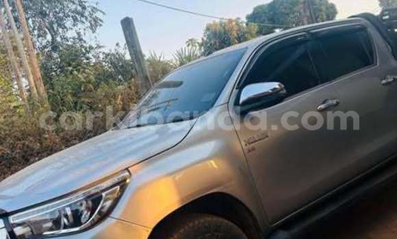 Gura Yakoze Toyota Hilux Other Imodoka i Kampala mu Uganda Gura Yakoze Toyota Hilux Other Imodoka i Kampala mu Uganda