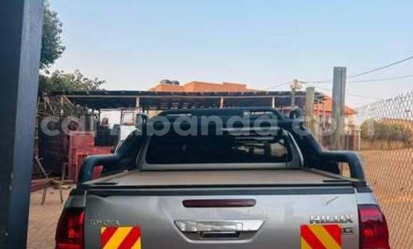 Gura Yakoze Toyota Hilux Other Imodoka i Kampala mu Uganda Gura Yakoze Toyota Hilux Other Imodoka i Kampala mu Uganda