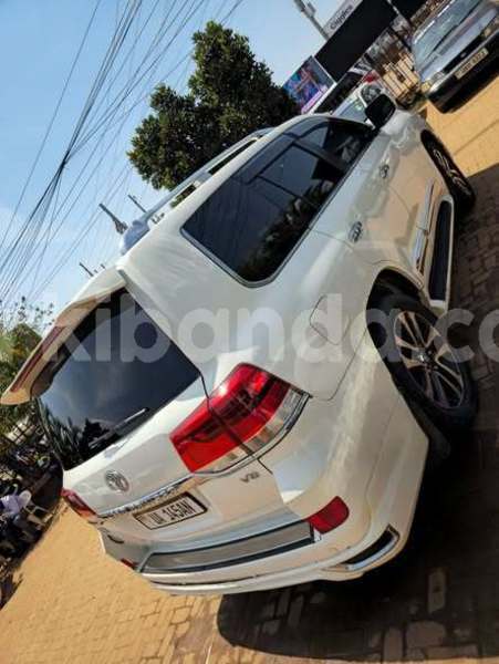 Big with watermark toyota land cruiser uganda kampala 25938