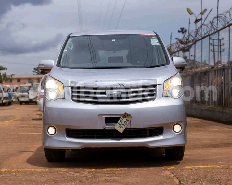 Big with watermark toyota noah uganda kampala 25940