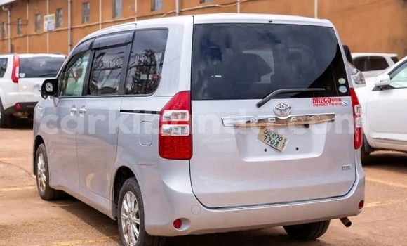 Buy Used Toyota Noah Silver Car in Kampala in Uganda Buy Used Toyota Noah Silver Car in Kampala in Uganda