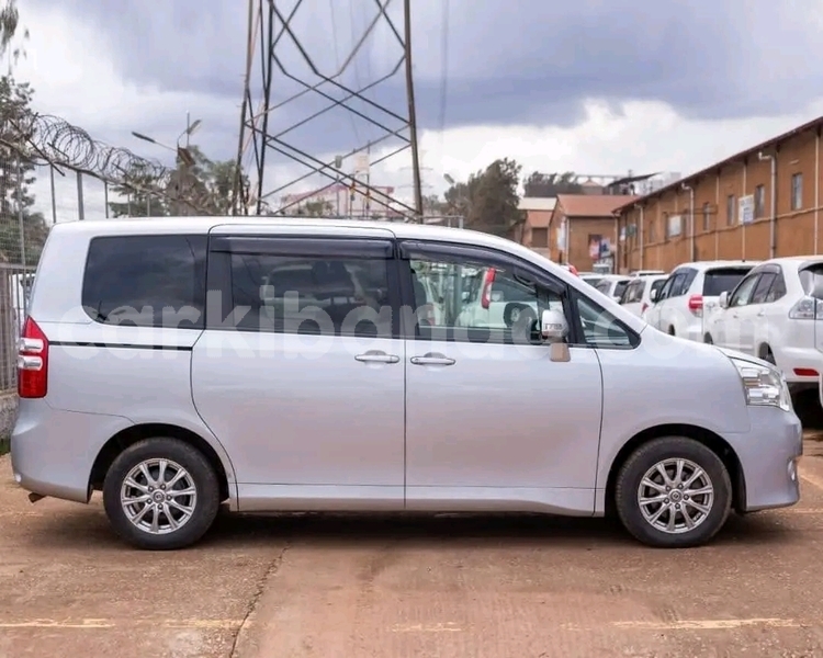 Big with watermark toyota noah uganda kampala 25940
