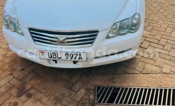 Gura Yakoze Toyota Mark X White Imodoka i Kampala mu Uganda Gura Yakoze Toyota Mark X White Imodoka i Kampala mu Uganda