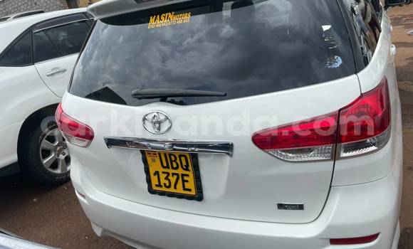 Acheter Occasion Voiture Toyota Wish Blanc à Kampala, Ouganda Acheter Occasion Voiture Toyota Wish Blanc à Kampala, Ouganda