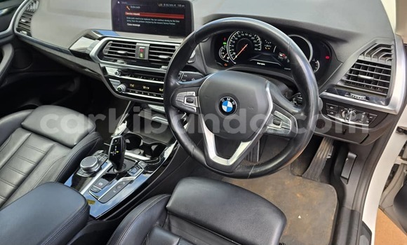 Acheter Occasion Voiture BMW X3 Blanc à Kampala, Ouganda Acheter Occasion Voiture BMW X3 Blanc à Kampala, Ouganda