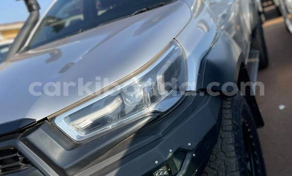 Acheter Occasion Voiture Toyota Hilux Gris à Kampala, Ouganda Acheter Occasion Voiture Toyota Hilux Gris à Kampala, Ouganda