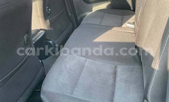 Acheter Occasion Voiture Toyota Hilux Gris à Kampala, Ouganda Acheter Occasion Voiture Toyota Hilux Gris à Kampala, Ouganda