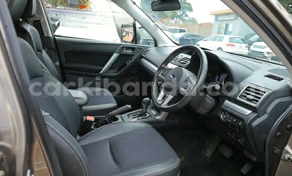 Acheter Occasion Voiture Subaru Forester Beige à Kampala, Ouganda Acheter Occasion Voiture Subaru Forester Beige à Kampala, Ouganda