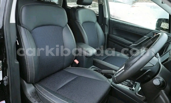 Acheter Occasion Voiture Subaru Forester Noir à Kampala, Ouganda Acheter Occasion Voiture Subaru Forester Noir à Kampala, Ouganda
