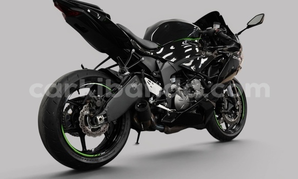 Acheter Occasion Moto Kawasaki ZX-R Noir à Kampala, Ouganda Acheter Occasion Moto Kawasaki ZX-R Noir à Kampala, Ouganda