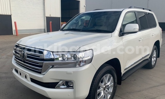 Buy Used Toyota Land Cruiser White Car in Kampala in Uganda
