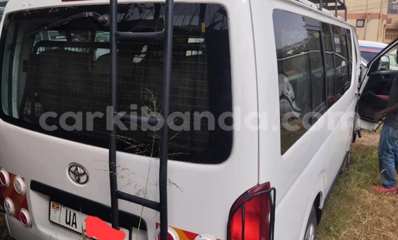 Buy Used Toyota Hiace White Car in Kampala in Uganda Buy Used Toyota Hiace White Car in Kampala in Uganda