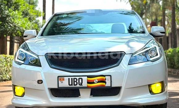 Gura Yakoze Subaru Legacy Silver Imodoka i Kampala mu Uganda Gura Yakoze Subaru Legacy Silver Imodoka i Kampala mu Uganda