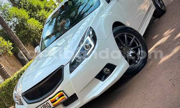 Gura Yakoze Subaru Legacy Silver Imodoka i Kampala mu Uganda Gura Yakoze Subaru Legacy Silver Imodoka i Kampala mu Uganda
