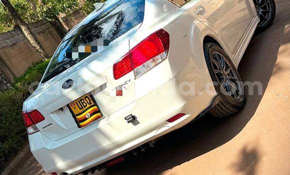 Gura Yakoze Subaru Legacy Silver Imodoka i Kampala mu Uganda Gura Yakoze Subaru Legacy Silver Imodoka i Kampala mu Uganda