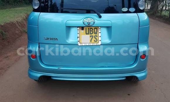 Gura Yakoze Toyota Sienta Other Imodoka i Kampala mu Uganda Gura Yakoze Toyota Sienta Other Imodoka i Kampala mu Uganda