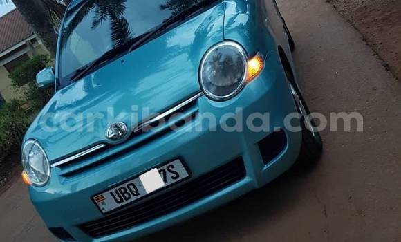 Gura Yakoze Toyota Sienta Other Imodoka i Kampala mu Uganda Gura Yakoze Toyota Sienta Other Imodoka i Kampala mu Uganda