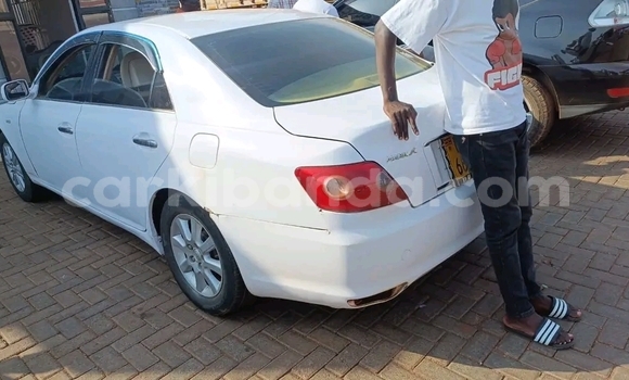 Gura Yakoze Toyota Mark X White Imodoka i Kampala mu Uganda Gura Yakoze Toyota Mark X White Imodoka i Kampala mu Uganda