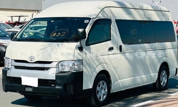 Buy Used Toyota Hiace White Car in Kampala in Uganda