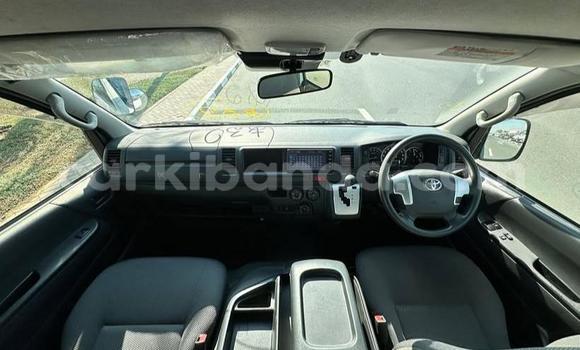 Buy Used Toyota Hiace White Car in Kampala in Uganda Buy Used Toyota Hiace White Car in Kampala in Uganda