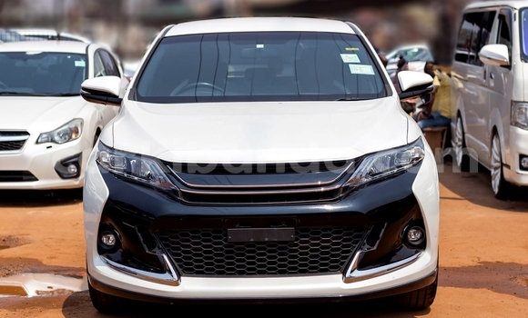Buy Used Toyota Harrier White Car in Kampala in Uganda
