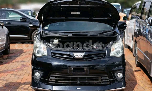 Nunua Ilio tumika Toyota Noah Nyeusi Gari ndani ya Kampala nchini Uganda Nunua Ilio tumika Toyota Noah Nyeusi Gari ndani ya Kampala nchini Uganda