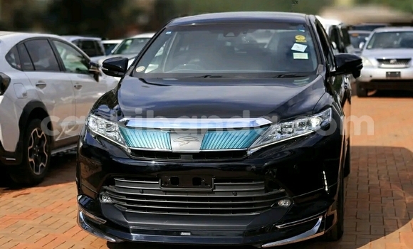 Buy Used Toyota Harrier Black Car in Kampala in Uganda