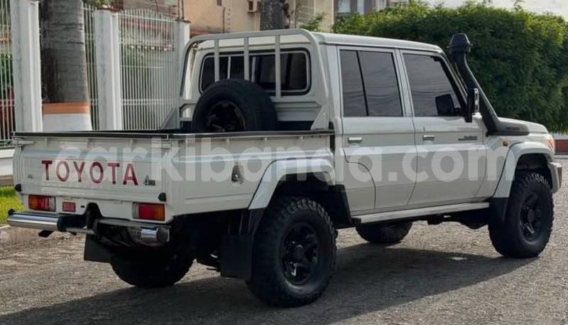 Big with watermark toyota land cruiser uganda kampala 26030