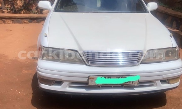 Gura Yakoze Toyota Mark II Silver Imodoka i Kampala mu Uganda Gura Yakoze Toyota Mark II Silver Imodoka i Kampala mu Uganda