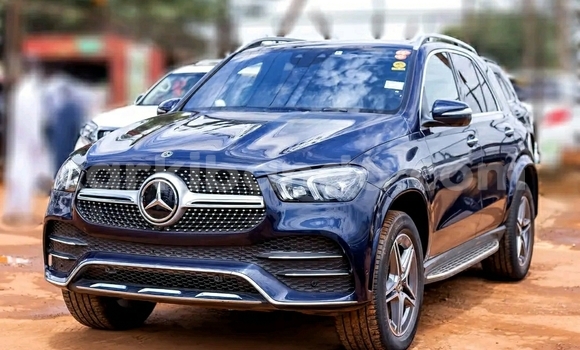 Gura Yakoze Mercedes‒Benz GLE Blue Imodoka i Kampala mu Uganda