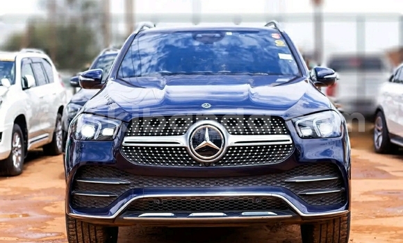 Gura Yakoze Mercedes‒Benz GLE Blue Imodoka i Kampala mu Uganda Gura Yakoze Mercedes‒Benz GLE Blue Imodoka i Kampala mu Uganda